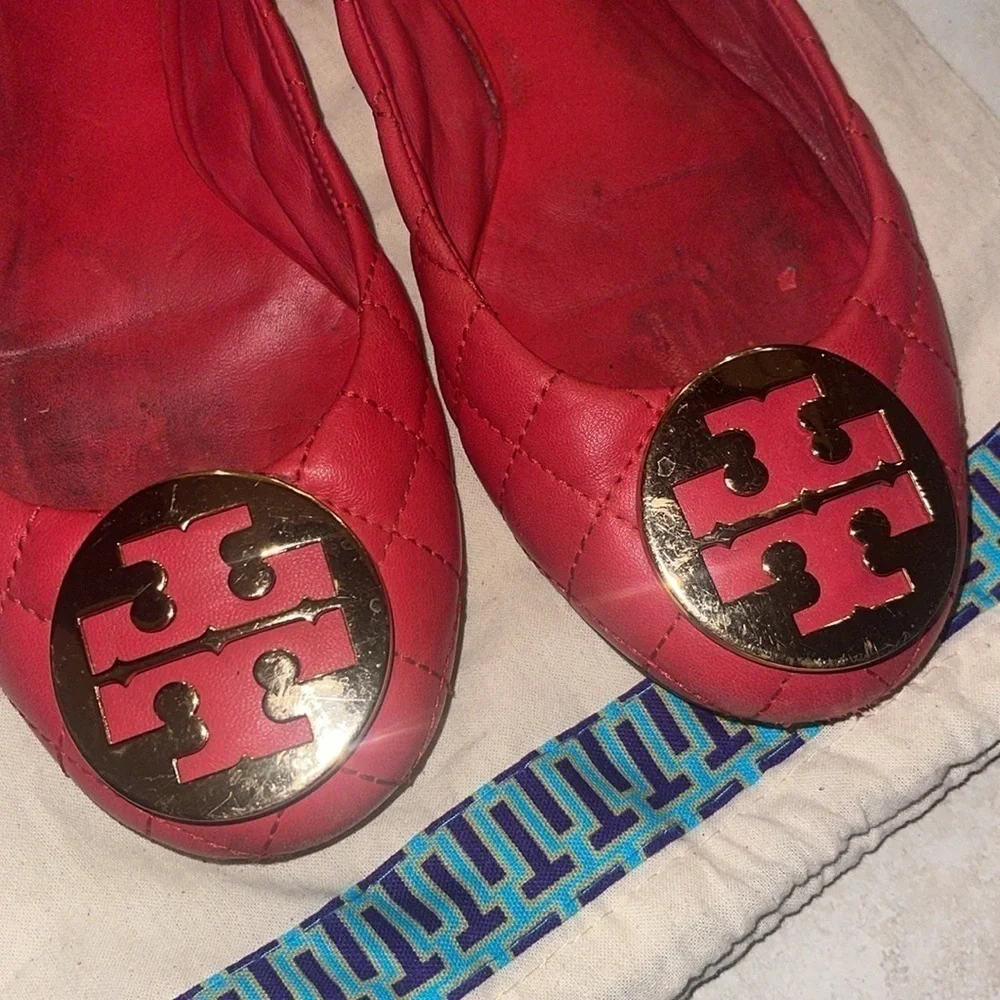 Tory Burch quilted Quinn flats with dust bag